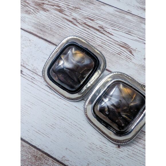 Vintage Clip On Earrings - Brown Caramel Tones 1 & 3/8" - Fair Condition - Picture 5 of 10